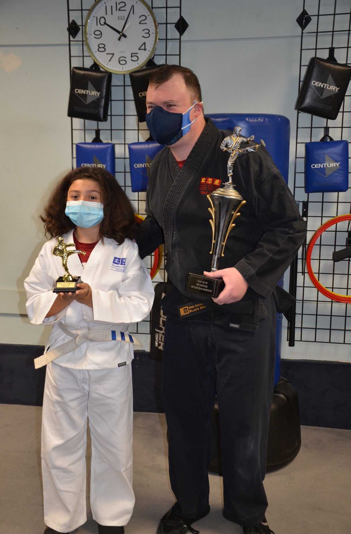 Yuan Yen Do students with trophies